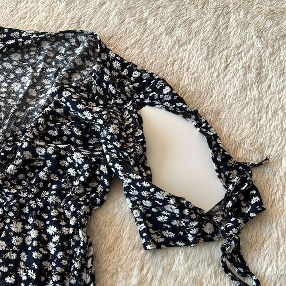 Daisy print sun dress size medium - Picture 8 of 16